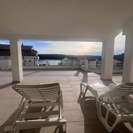Apartments Palit Rab Extérieur photo