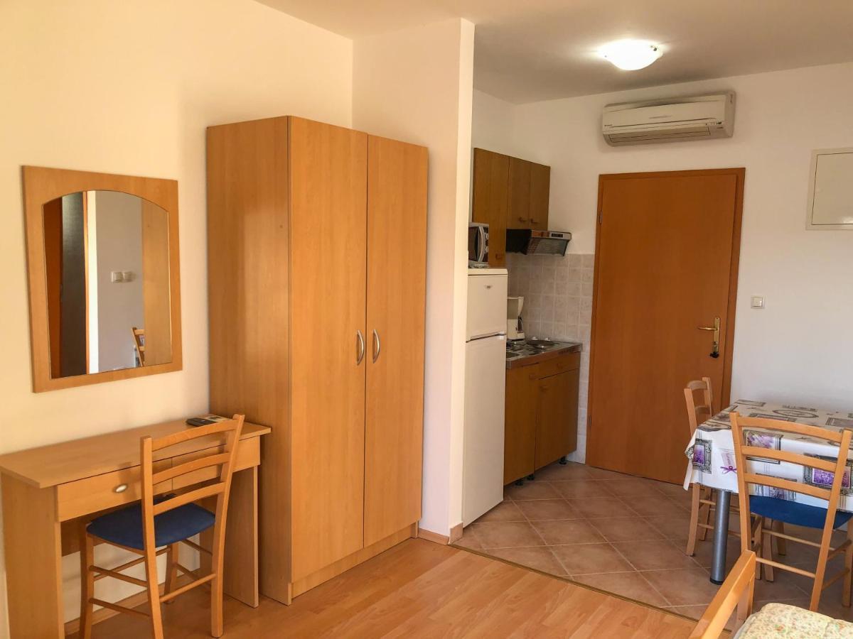 Apartments Palit Rab Extérieur photo